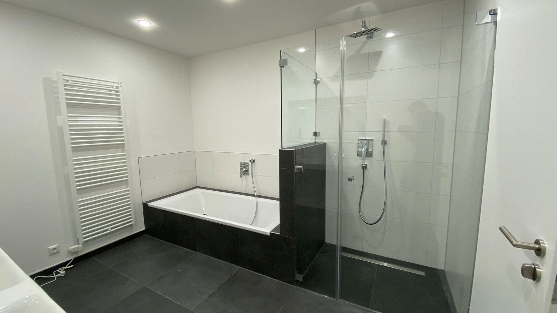 Prenájom bytu 4-izbový 135 m², Kirchstraße 3, Langenargen, Bádensko-Wurttembersko Prenájom bytu 4-izbový 135 m², Kirchstraße 3, Langenargen, Bádensko-Wurttembersko