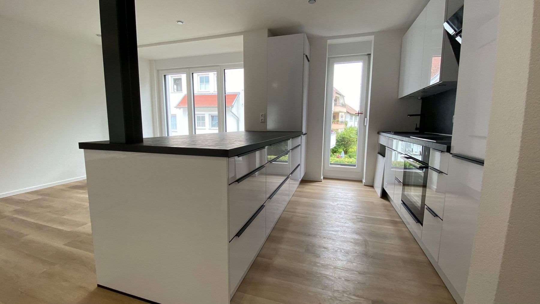 Prenájom bytu 4-izbový 135 m², Kirchstraße 3, Langenargen, Bádensko-Wurttembersko Prenájom bytu 4-izbový 135 m², Kirchstraße 3, Langenargen, Bádensko-Wurttembersko
