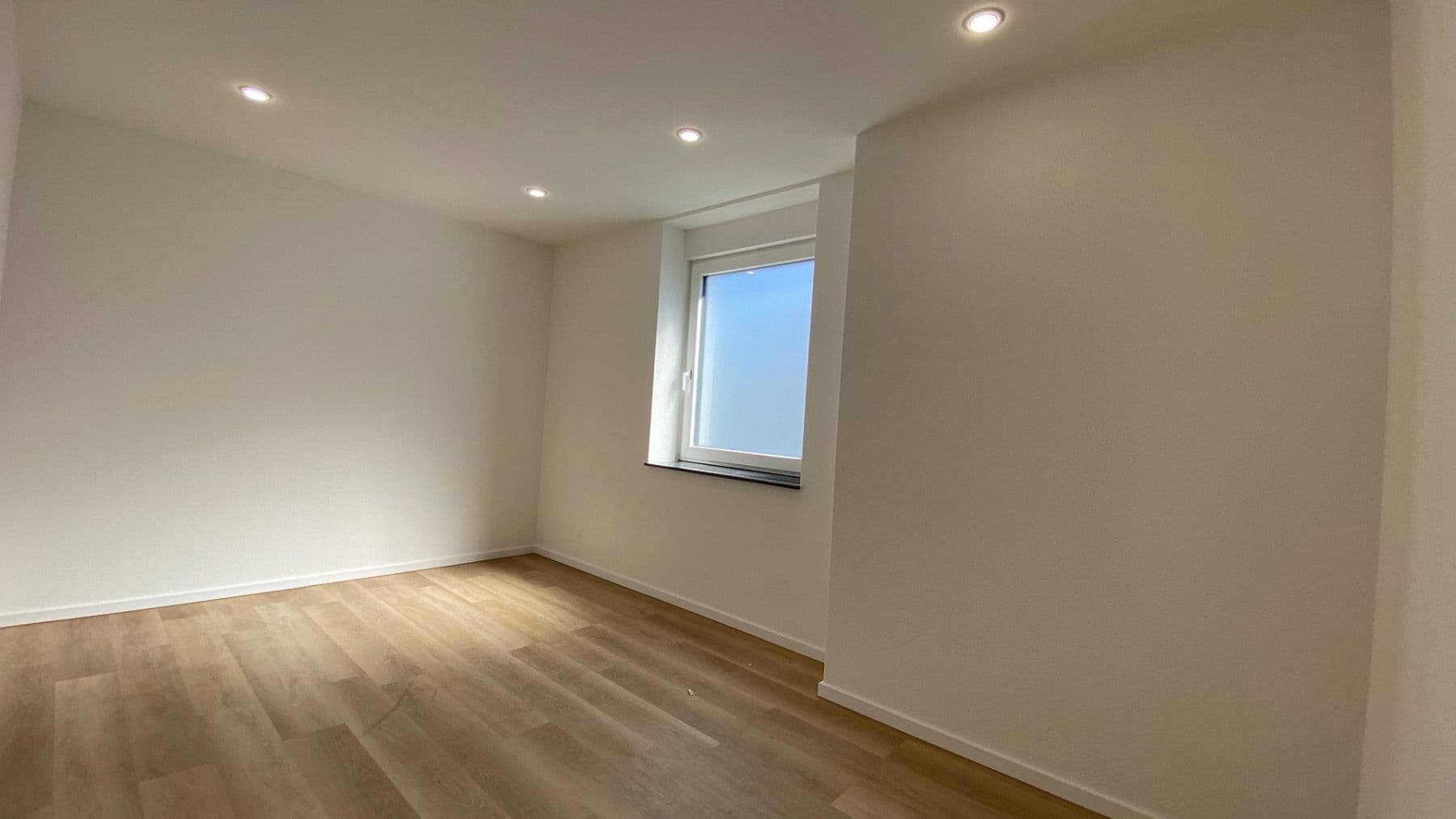 Prenájom bytu 4-izbový 135 m², Kirchstraße 3, Langenargen, Bádensko-Wurttembersko Prenájom bytu 4-izbový 135 m², Kirchstraße 3, Langenargen, Bádensko-Wurttembersko