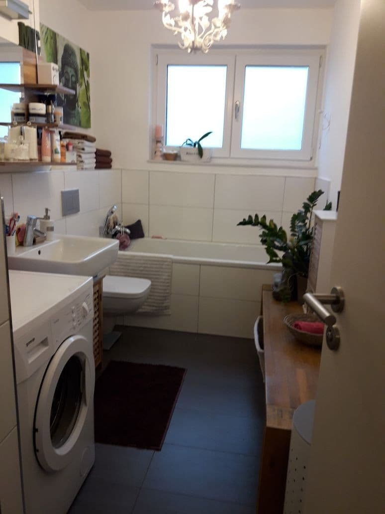 Prenájom bytu 2-izbový 80 m², Hertha-Genzmer-Strasse 57, Wiesbaden, Hesensko Prenájom bytu 2-izbový 80 m², Hertha-Genzmer-Strasse 57, Wiesbaden, Hesensko