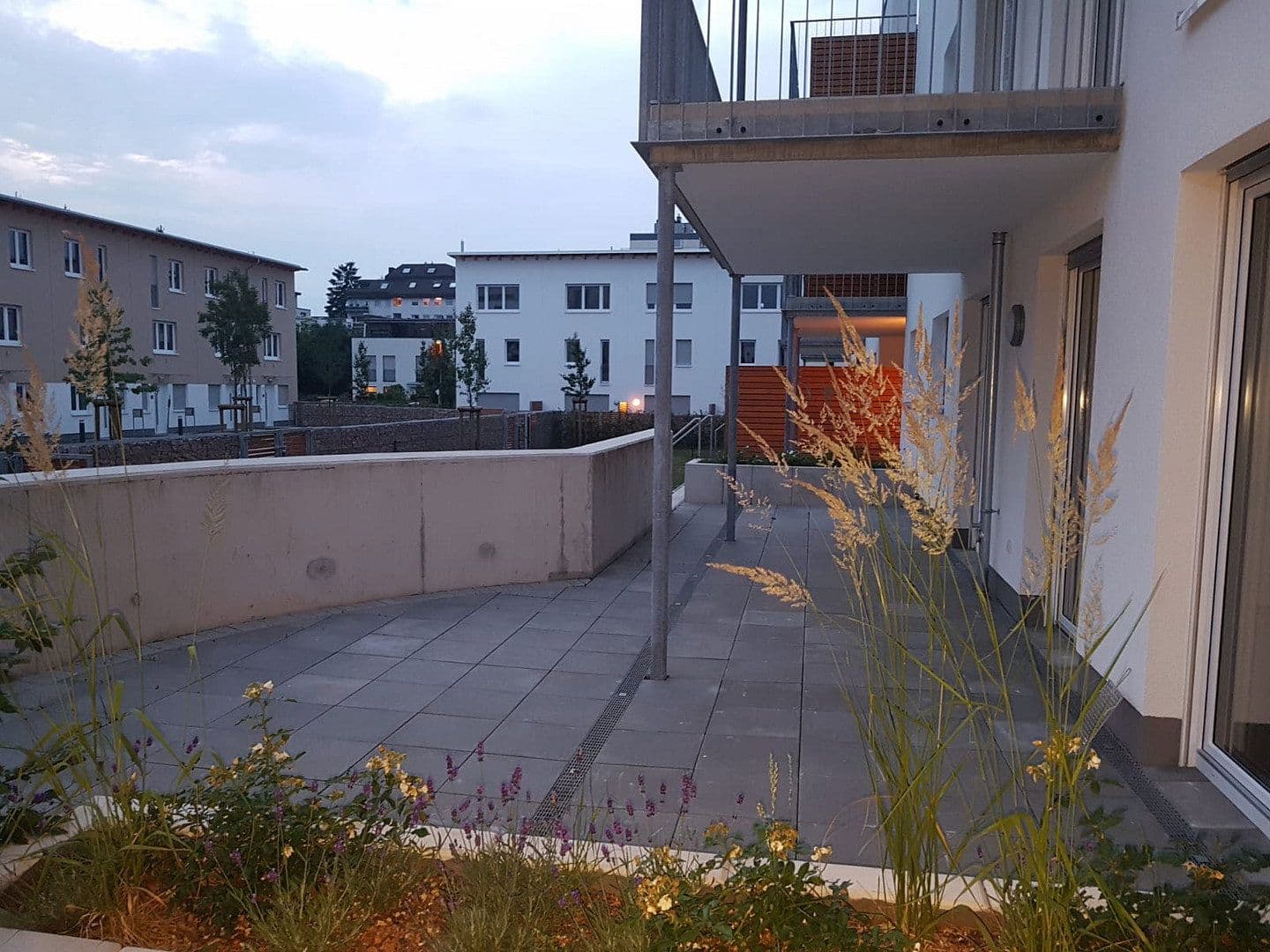 Prenájom bytu 2-izbový 80 m², Hertha-Genzmer-Strasse 57, Wiesbaden, Hesensko Prenájom bytu 2-izbový 80 m², Hertha-Genzmer-Strasse 57, Wiesbaden, Hesensko