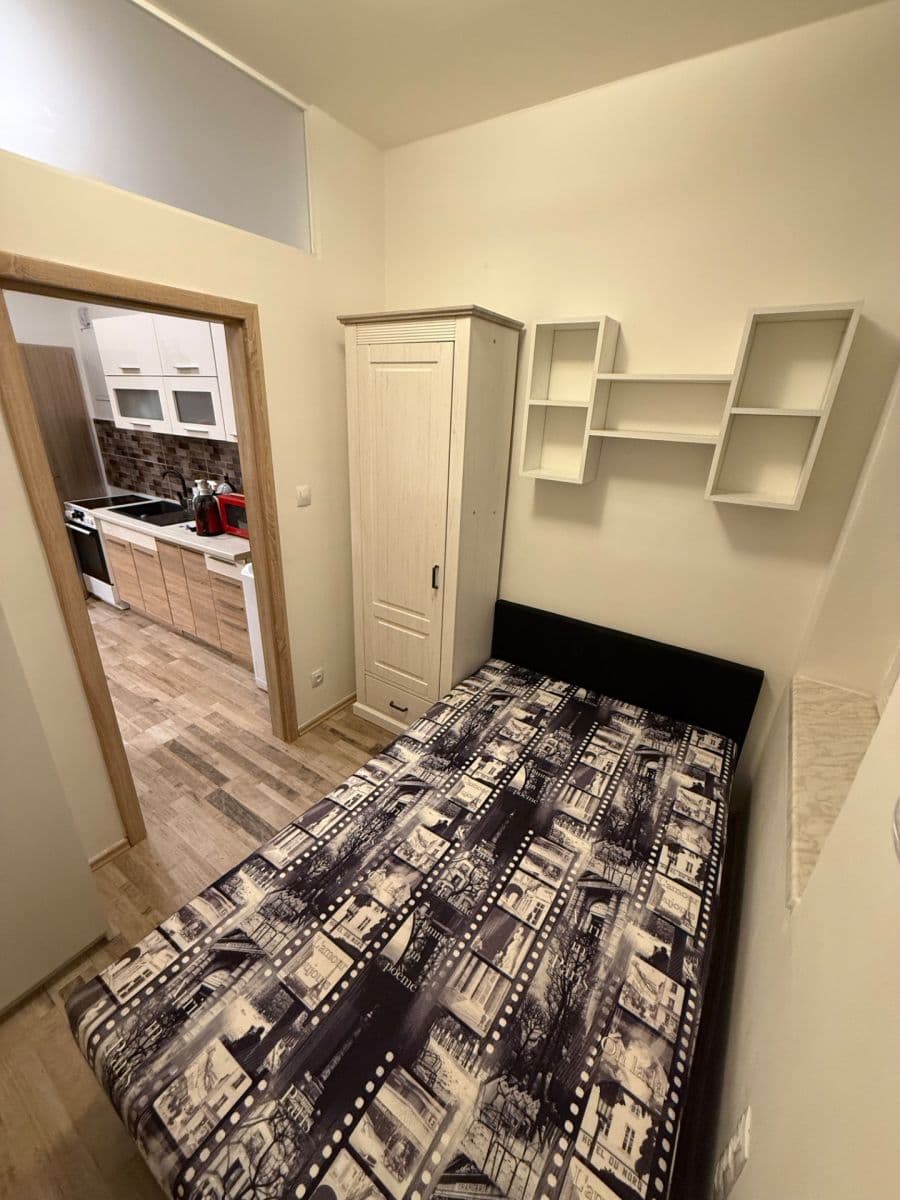 Prenájom bytu 2-izbový 40 m², Bělehradská, Praha, Praha Prenájom bytu 2-izbový 40 m², Bělehradská, Praha, Praha