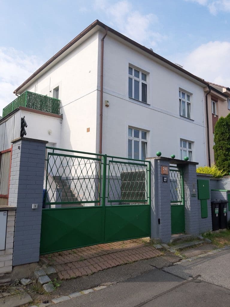 Prenájom bytu 3-izbový 61 m², Pod Karlovarskou silnicí, Praha, Praha Prenájom bytu 3-izbový 61 m², Pod Karlovarskou silnicí, Praha, Praha