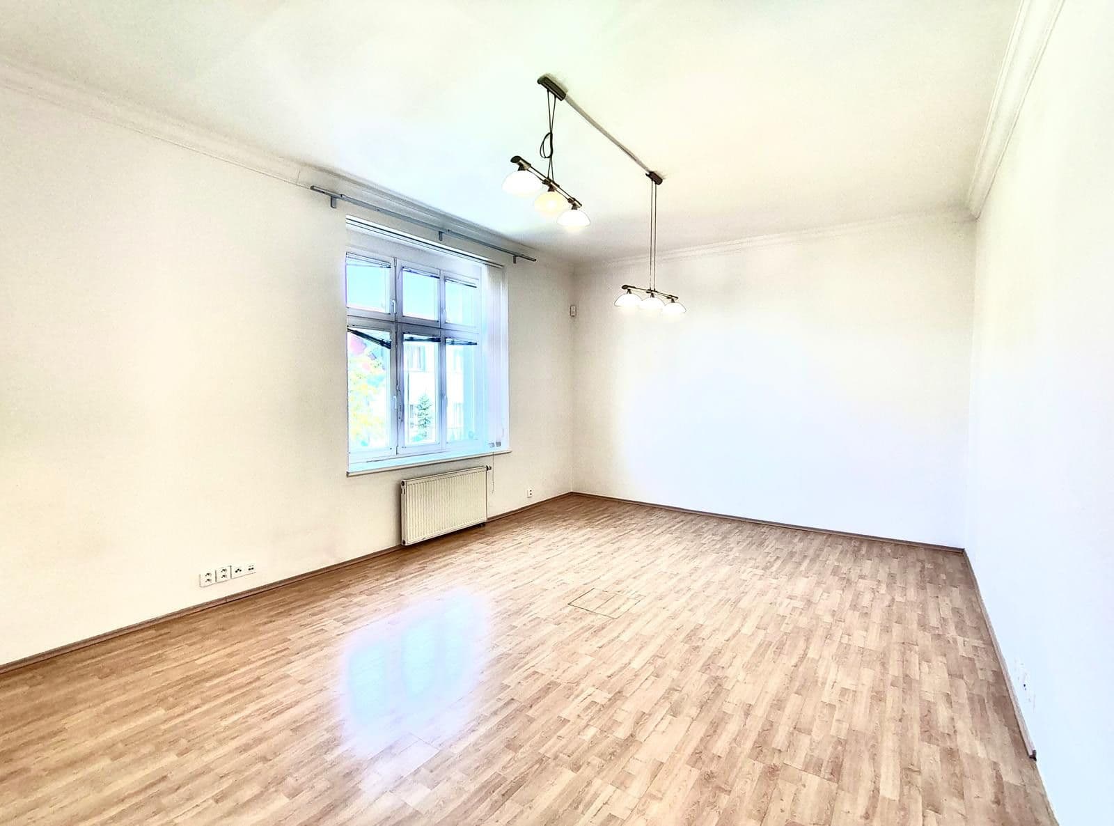 Prenájom bytu 3-izbový 61 m², Pod Karlovarskou silnicí, Praha, Praha Prenájom bytu 3-izbový 61 m², Pod Karlovarskou silnicí, Praha, Praha