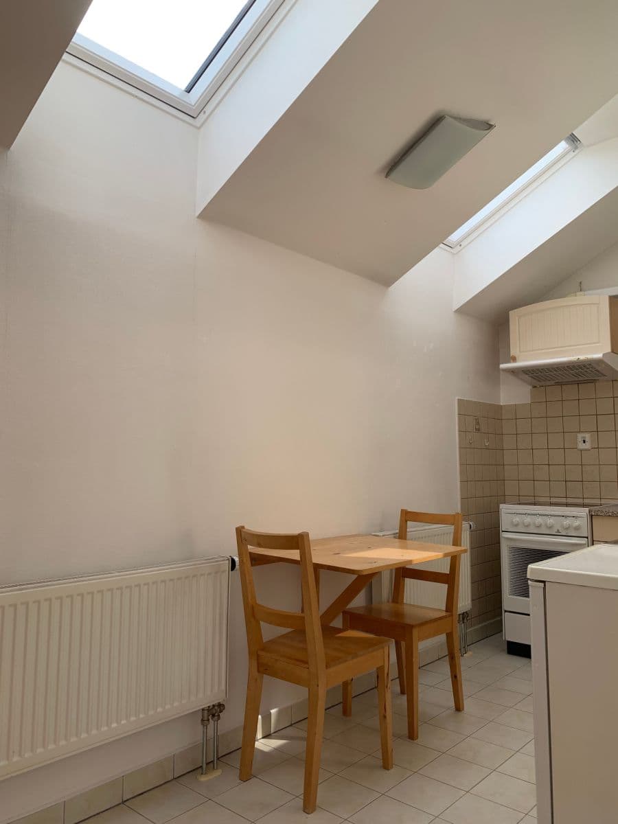 Prenájom bytu 1-izbový 37 m², Padovská, Praha, Praha Prenájom bytu 1-izbový 37 m², Padovská, Praha, Praha
