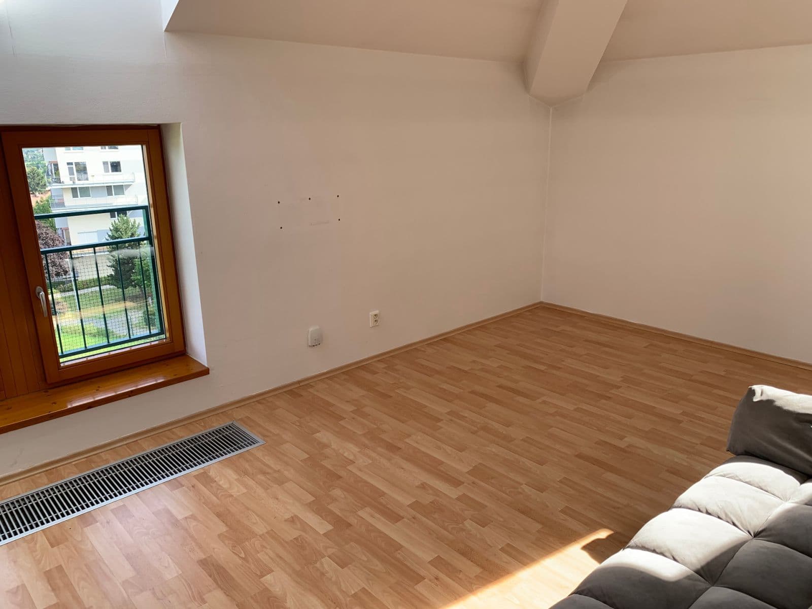 Prenájom bytu 1-izbový 37 m², Padovská, Praha, Praha Prenájom bytu 1-izbový 37 m², Padovská, Praha, Praha