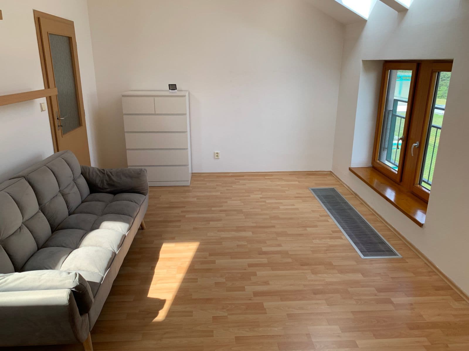 Prenájom bytu 1-izbový 37 m², Padovská, Praha, Praha Prenájom bytu 1-izbový 37 m², Padovská, Praha, Praha