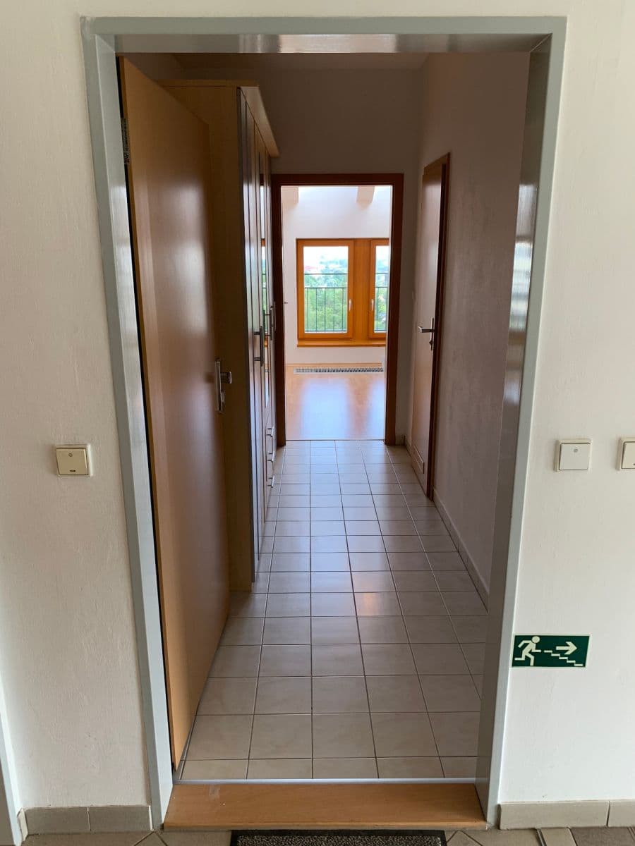 Prenájom bytu 1-izbový 37 m², Padovská, Praha, Praha Prenájom bytu 1-izbový 37 m², Padovská, Praha, Praha