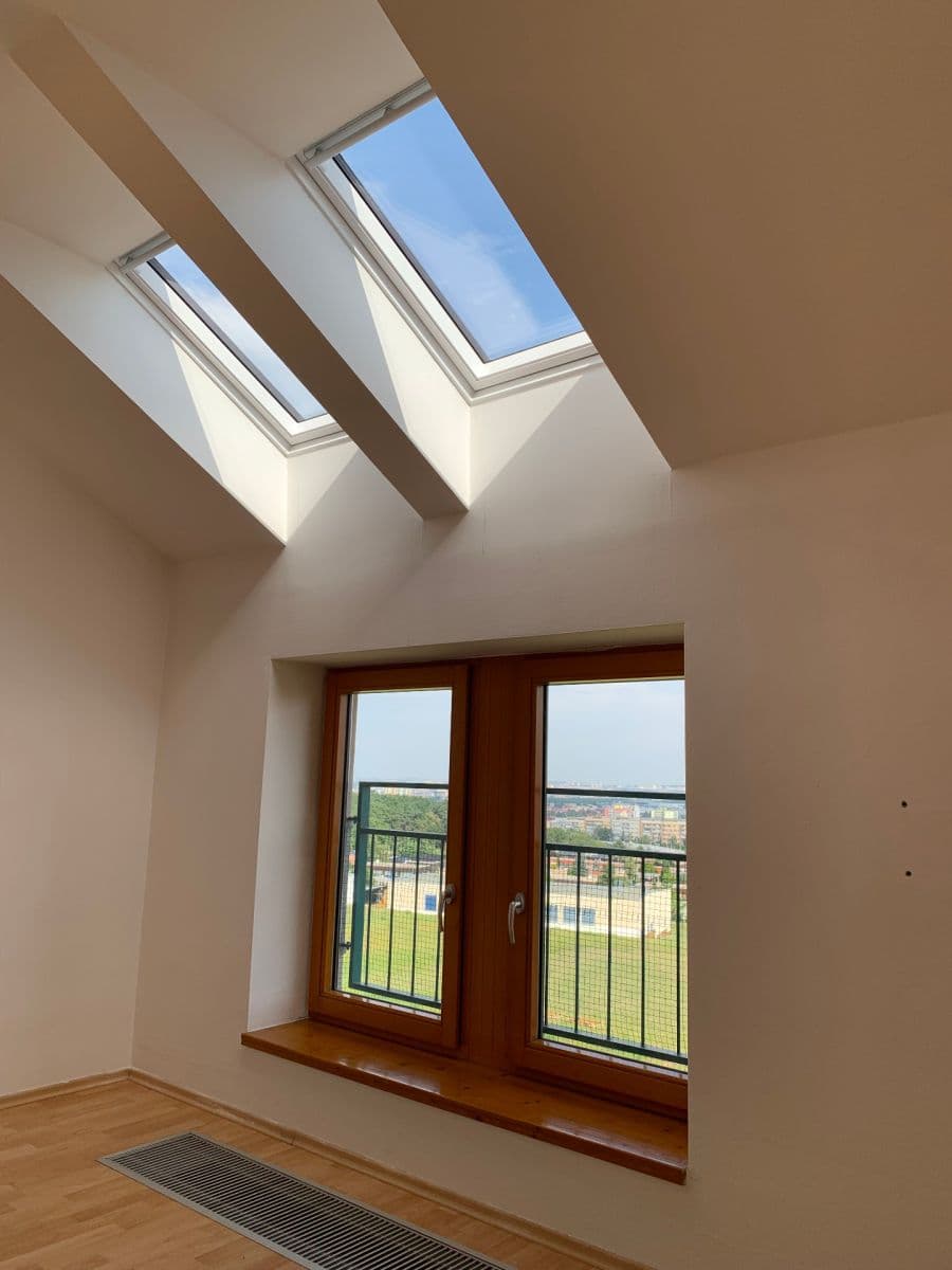 Prenájom bytu 1-izbový 37 m², Padovská, Praha, Praha Prenájom bytu 1-izbový 37 m², Padovská, Praha, Praha
