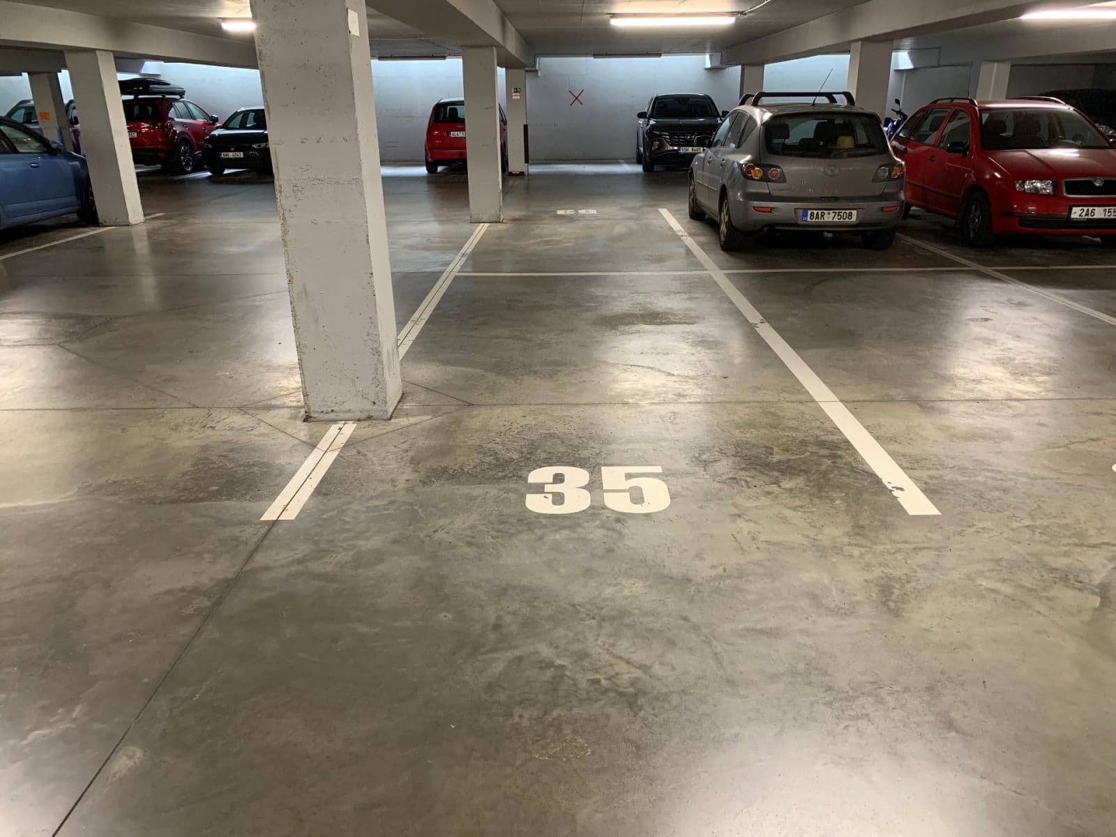 Prenájom bytu 1-izbový 37 m², Padovská, Praha, Praha Prenájom bytu 1-izbový 37 m², Padovská, Praha, Praha