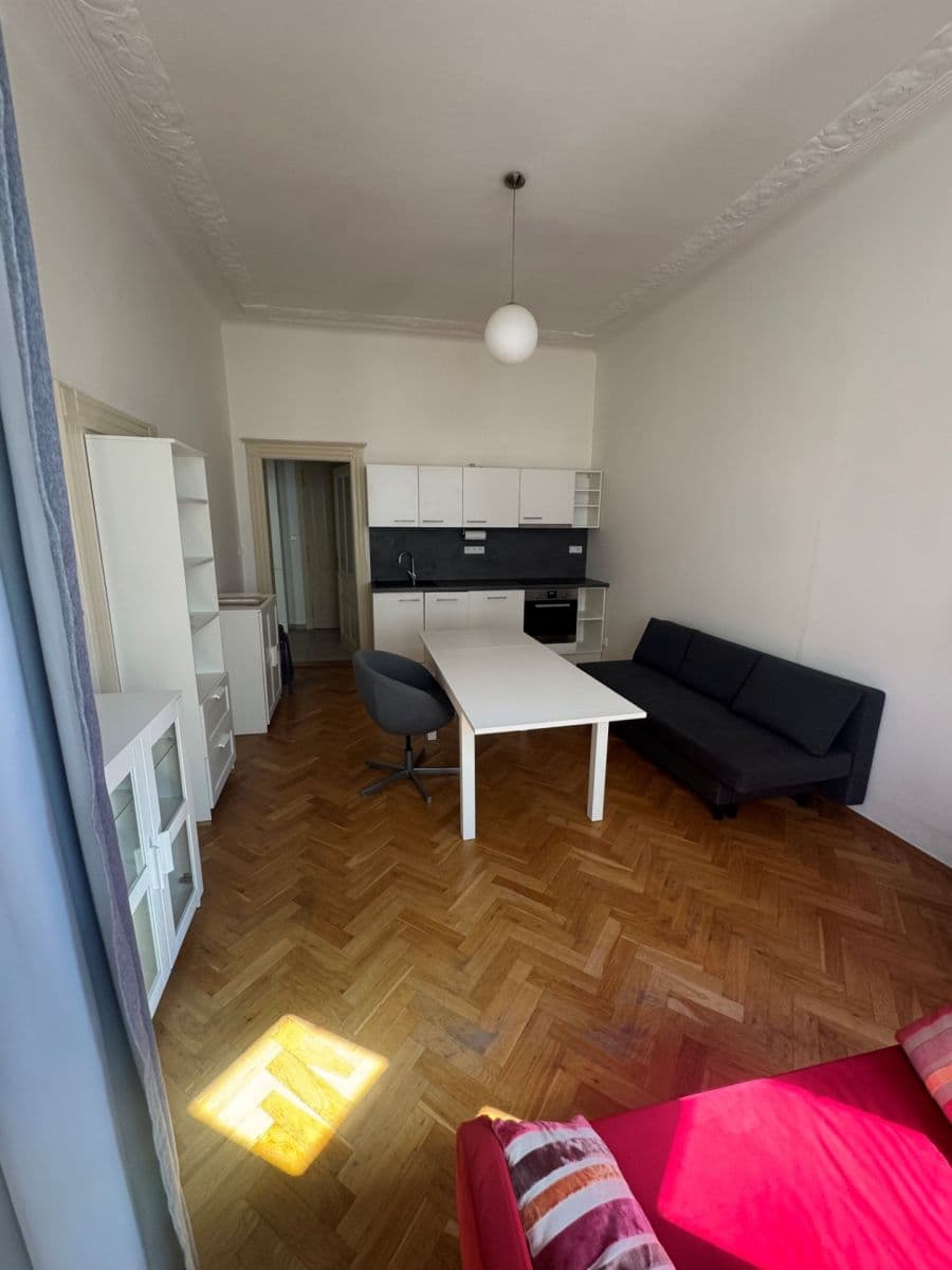 Prenájom bytu 2-izbový 49 m², Na Zderaze, Praha, Praha Prenájom bytu 2-izbový 49 m², Na Zderaze, Praha, Praha