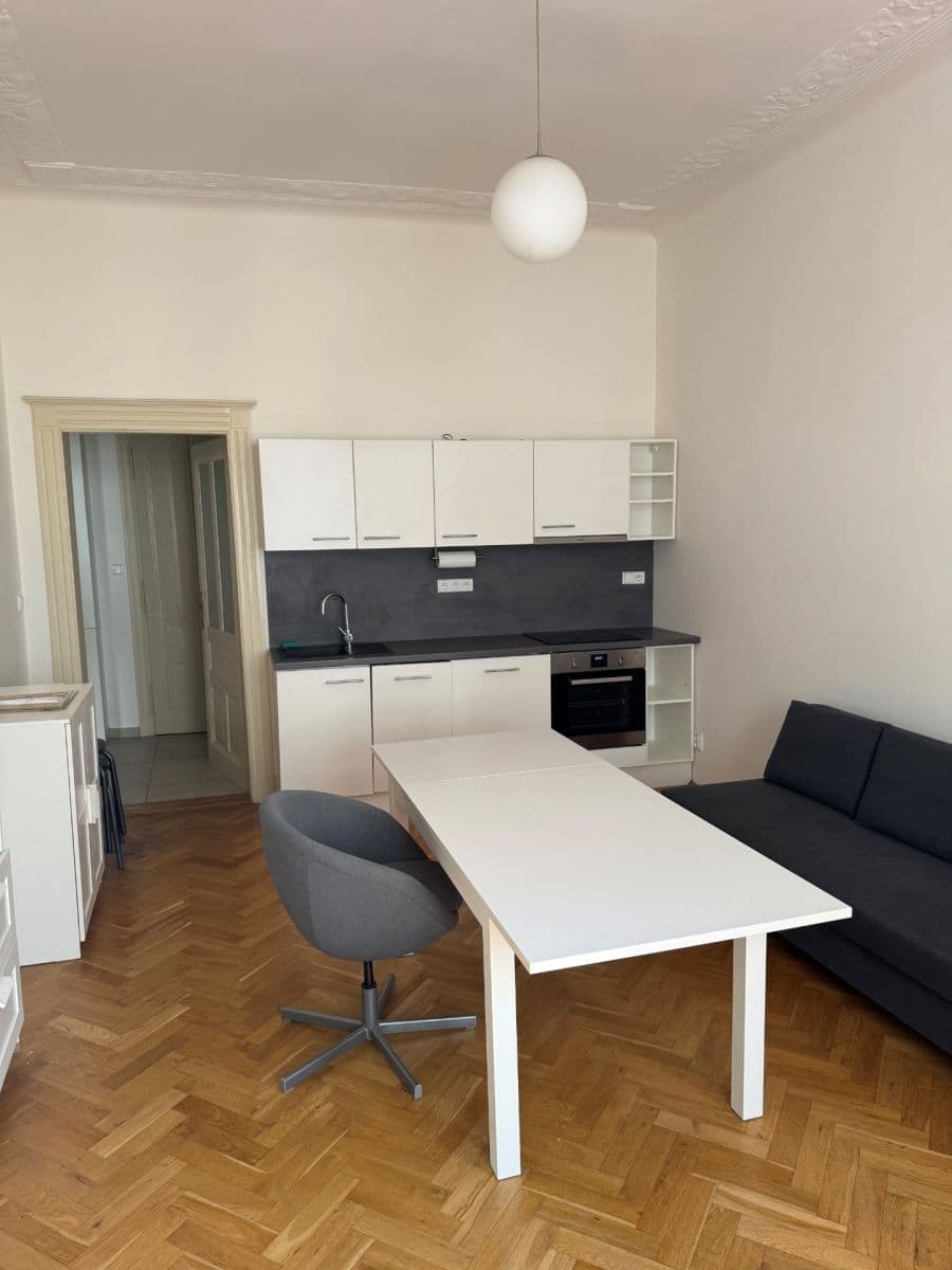 Prenájom bytu 2-izbový 49 m², Na Zderaze, Praha, Praha Prenájom bytu 2-izbový 49 m², Na Zderaze, Praha, Praha