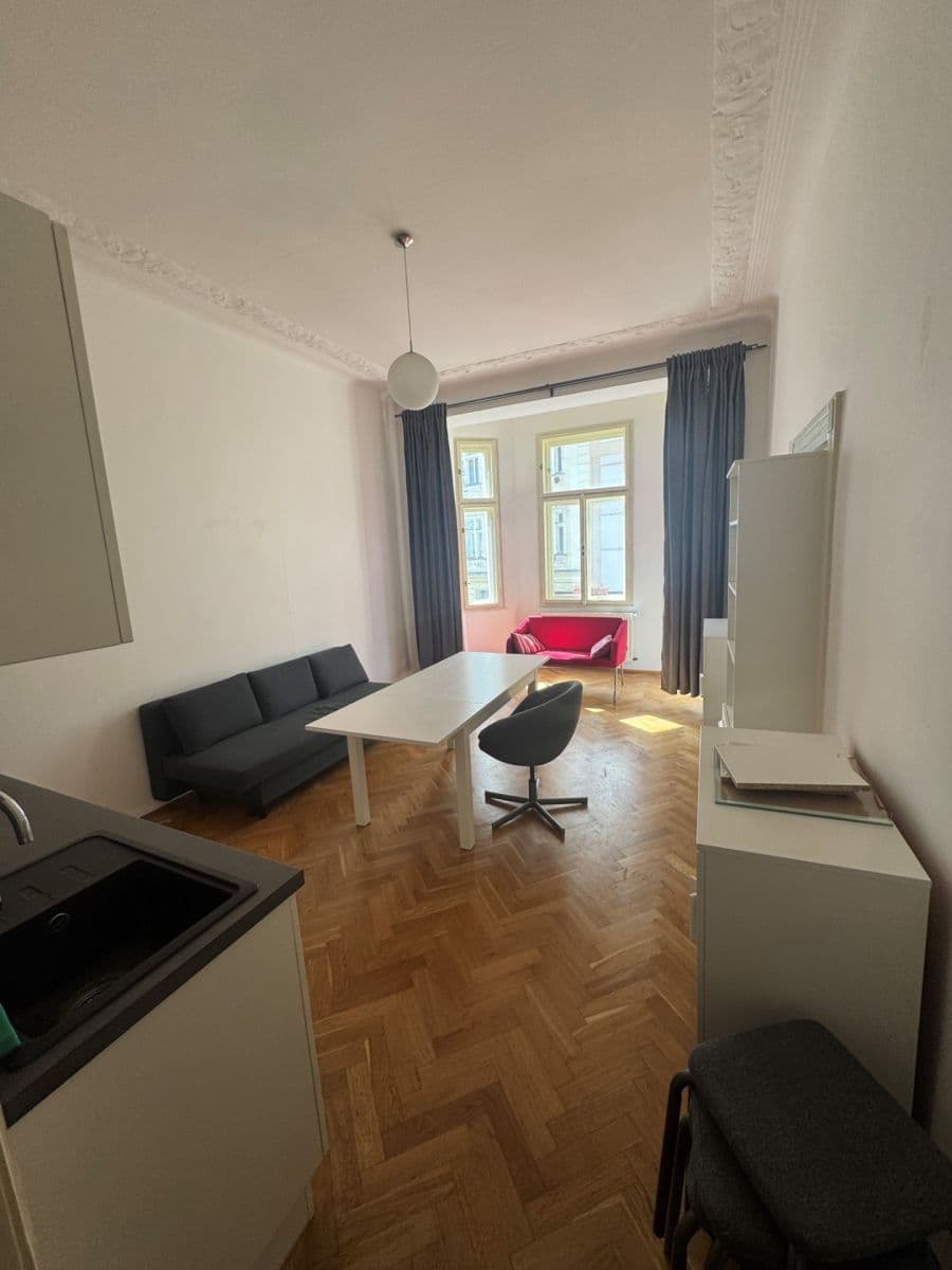 Prenájom bytu 2-izbový 49 m², Na Zderaze, Praha, Praha Prenájom bytu 2-izbový 49 m², Na Zderaze, Praha, Praha