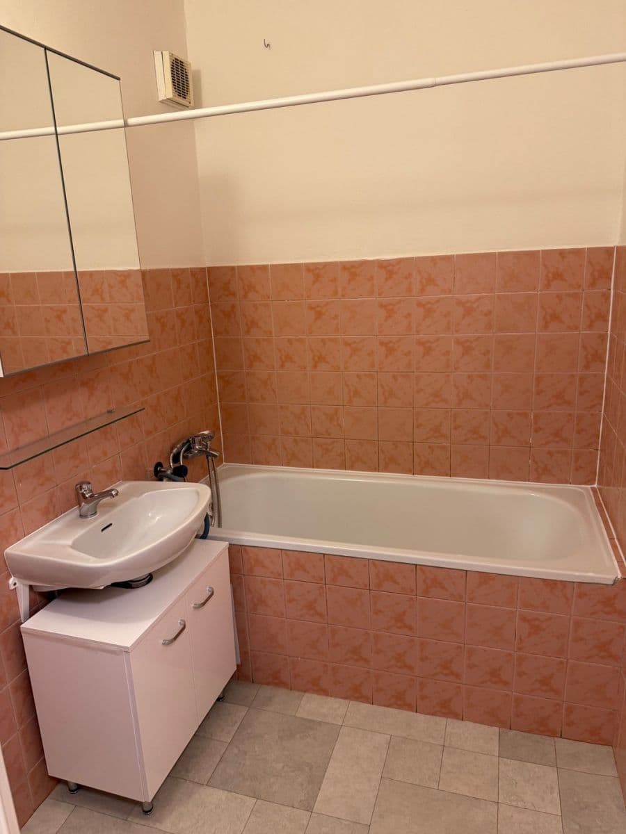 Prenájom bytu 2-izbový 47 m², K Zahrádkám, Praha, Praha Prenájom bytu 2-izbový 47 m², K Zahrádkám, Praha, Praha