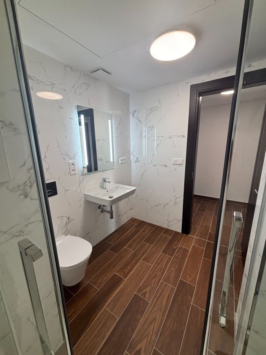 Prenájom bytu 2-izbový 46 m², Třída Jiřího Pelikána, Olomouc, Olomoucký kraj Prenájom bytu 2-izbový 46 m², Třída Jiřího Pelikána, Olomouc, Olomoucký kraj
