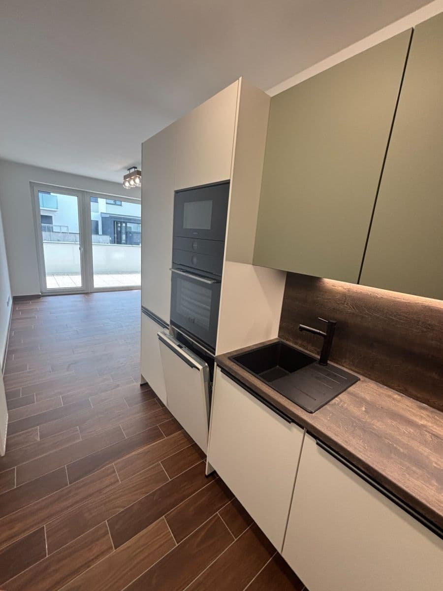 Prenájom bytu 2-izbový 46 m², Třída Jiřího Pelikána, Olomouc, Olomoucký kraj Prenájom bytu 2-izbový 46 m², Třída Jiřího Pelikána, Olomouc, Olomoucký kraj
