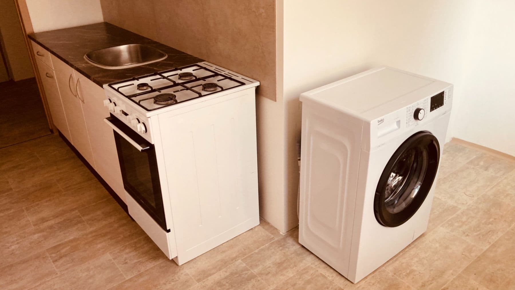 Prenájom bytu 1-izbový 37 m², Jana Ziky, Ostrava, Moravskoslezský kraj Prenájom bytu 1-izbový 37 m², Jana Ziky, Ostrava, Moravskoslezský kraj