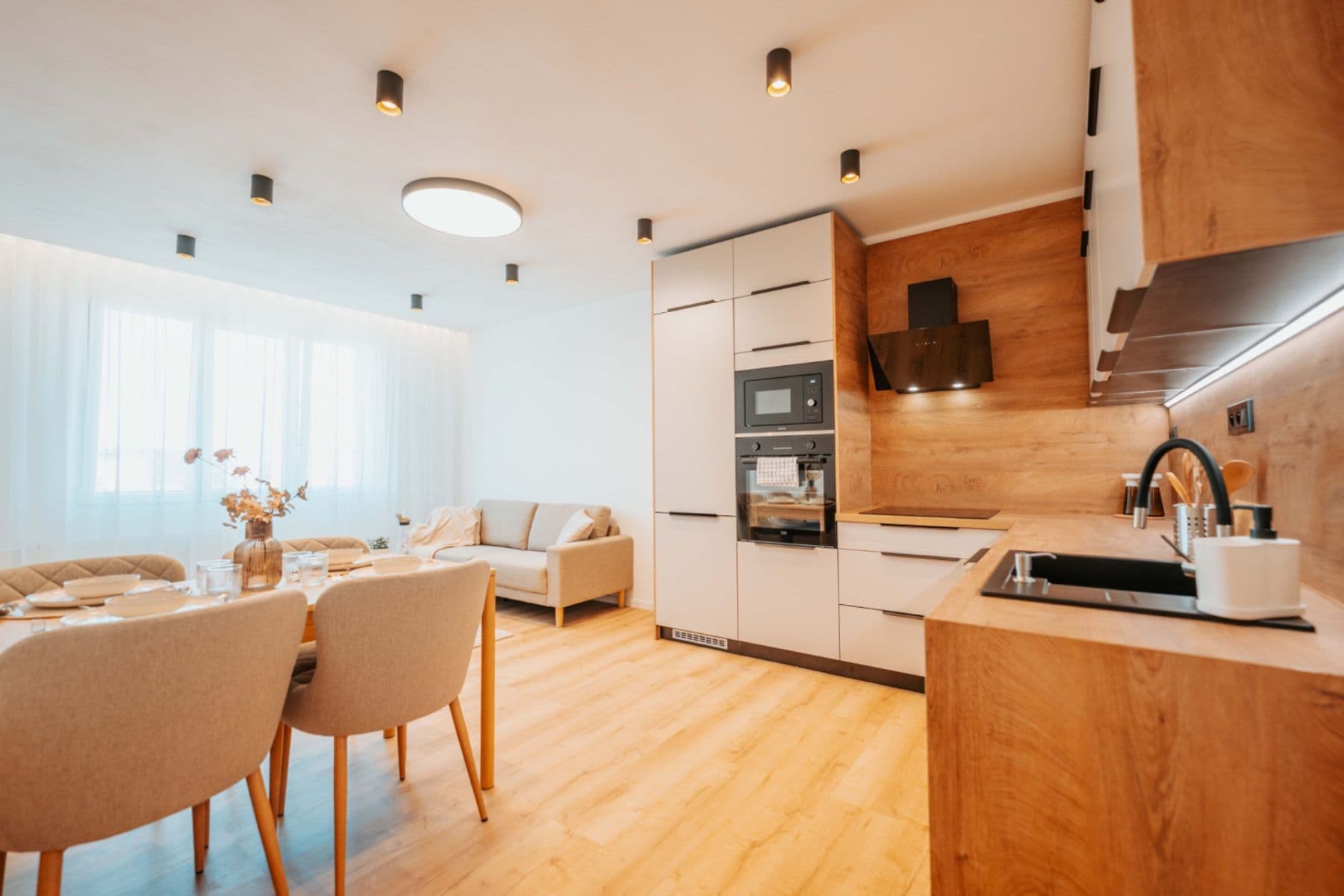 Predaj bytu 3-izbový 64 m², Vejprnická, Plzeň, Plzeňský kraj Predaj bytu 3-izbový 64 m², Vejprnická, Plzeň, Plzeňský kraj