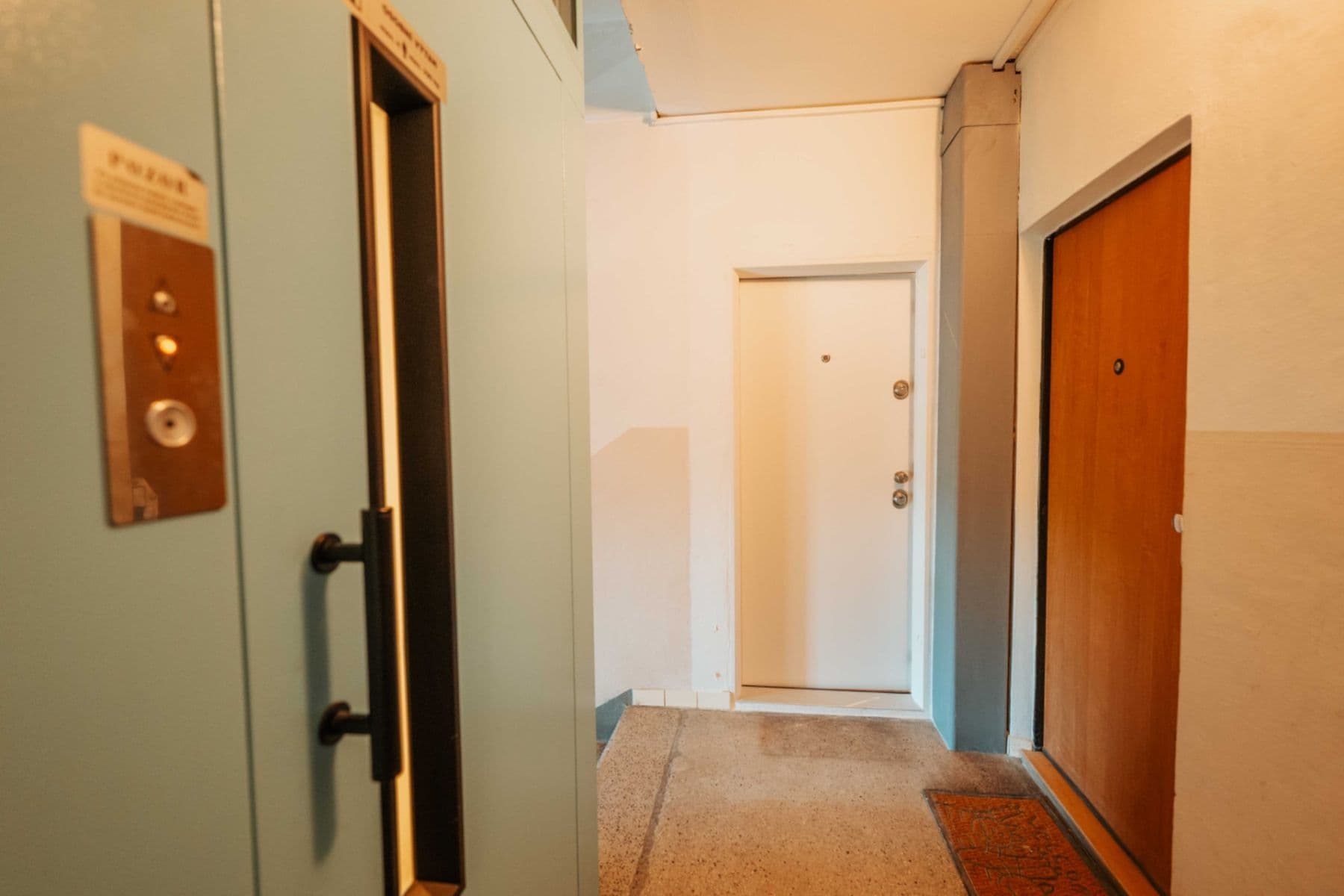 Predaj bytu 3-izbový 64 m², Vejprnická, Plzeň, Plzeňský kraj Predaj bytu 3-izbový 64 m², Vejprnická, Plzeň, Plzeňský kraj