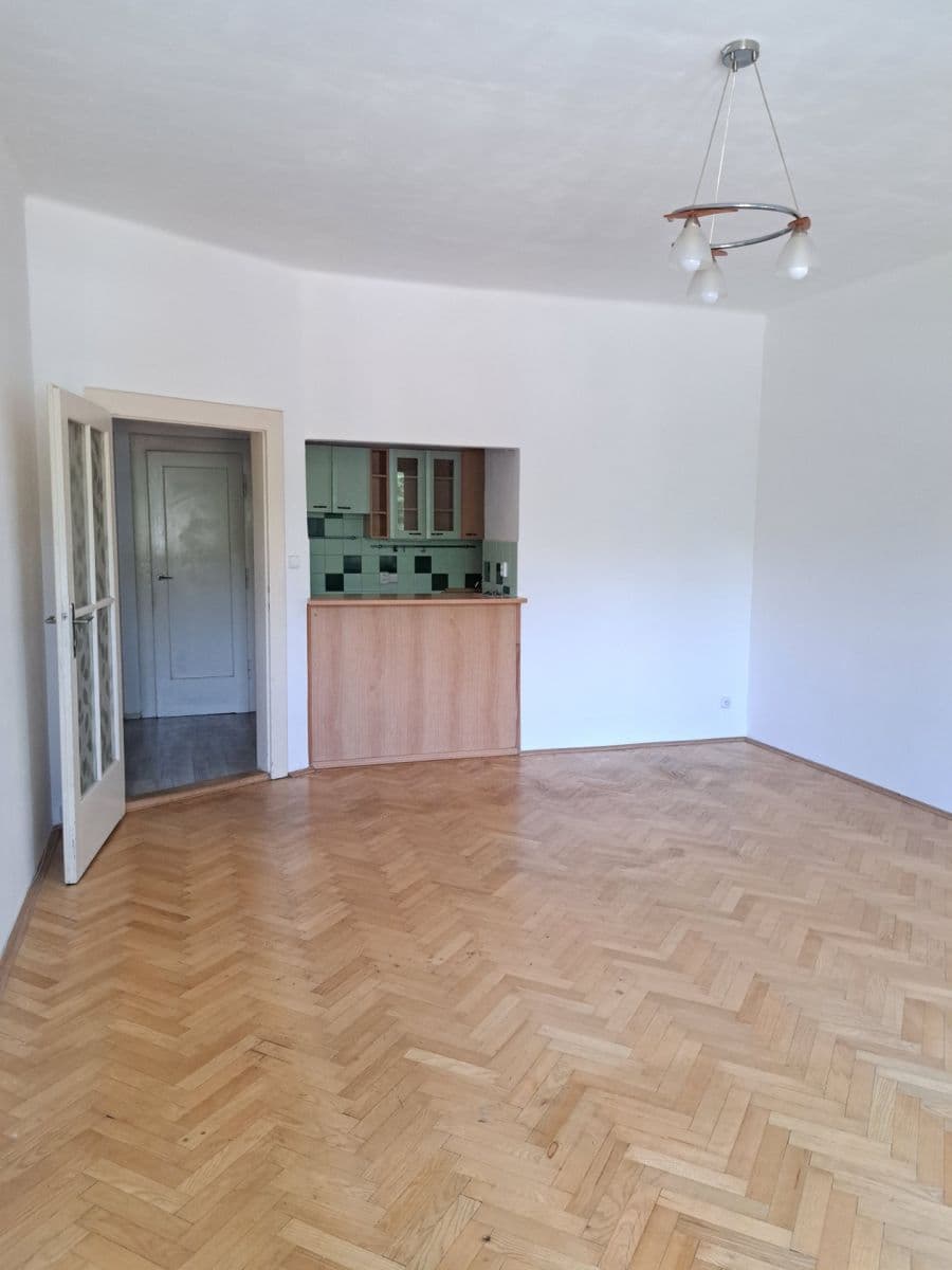 Prenájom bytu 3-izbový 86 m², Vinohradská, Praha, Praha Prenájom bytu 3-izbový 86 m², Vinohradská, Praha, Praha
