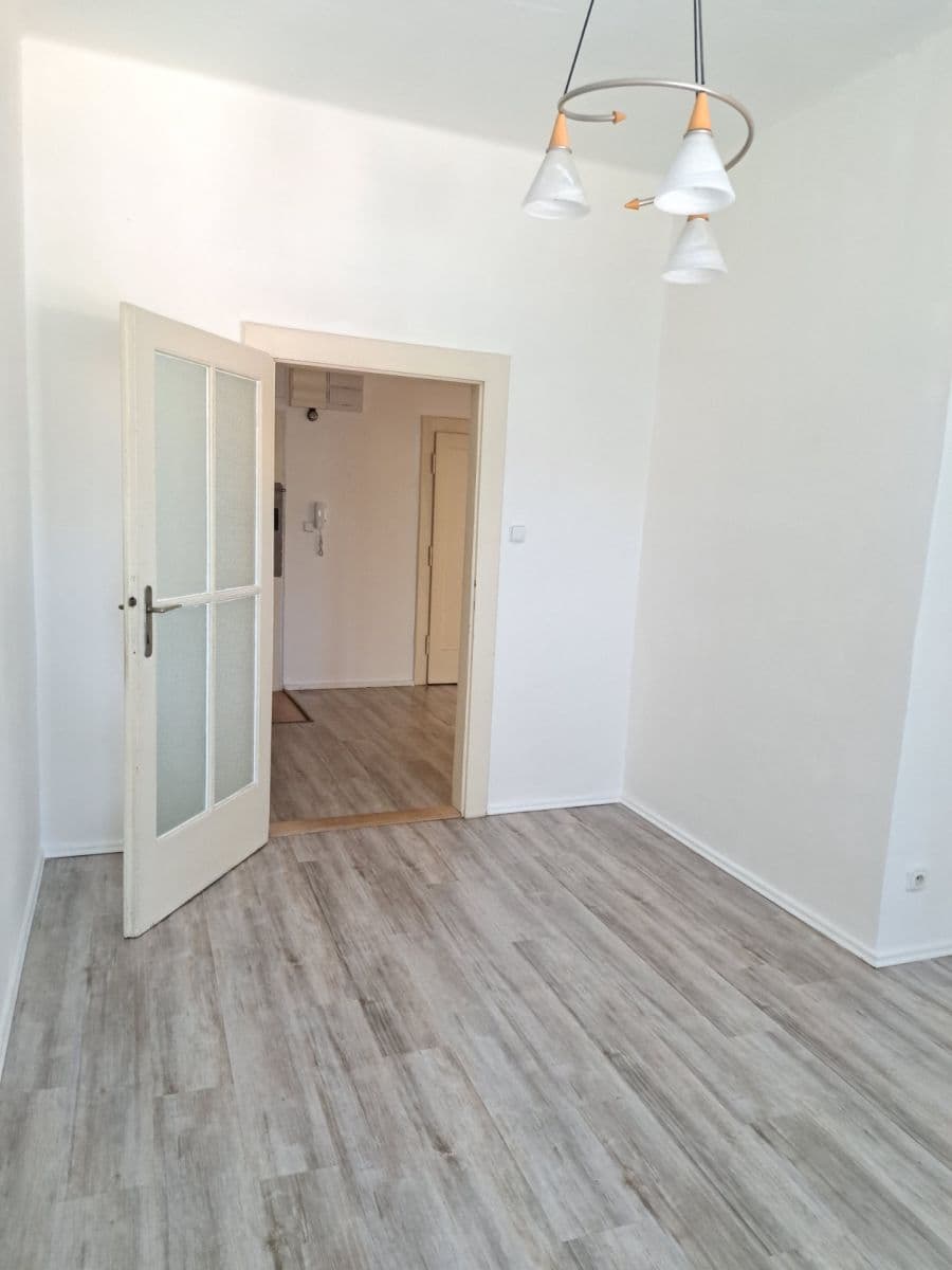 Prenájom bytu 3-izbový 86 m², Vinohradská, Praha, Praha Prenájom bytu 3-izbový 86 m², Vinohradská, Praha, Praha