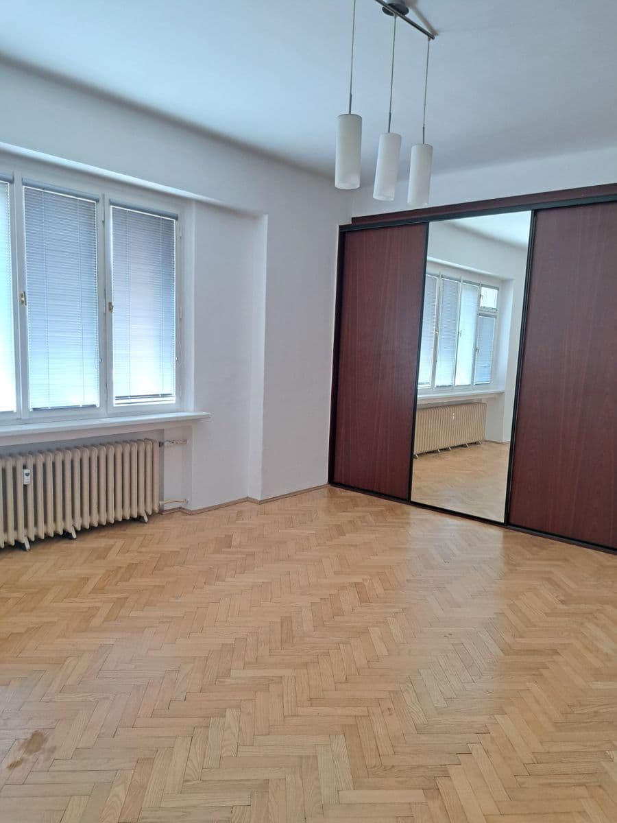 Prenájom bytu 3-izbový 86 m², Vinohradská, Praha, Praha Prenájom bytu 3-izbový 86 m², Vinohradská, Praha, Praha