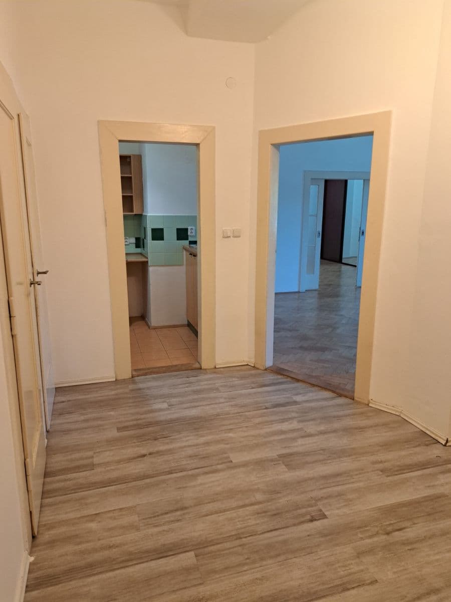 Prenájom bytu 3-izbový 86 m², Vinohradská, Praha, Praha Prenájom bytu 3-izbový 86 m², Vinohradská, Praha, Praha