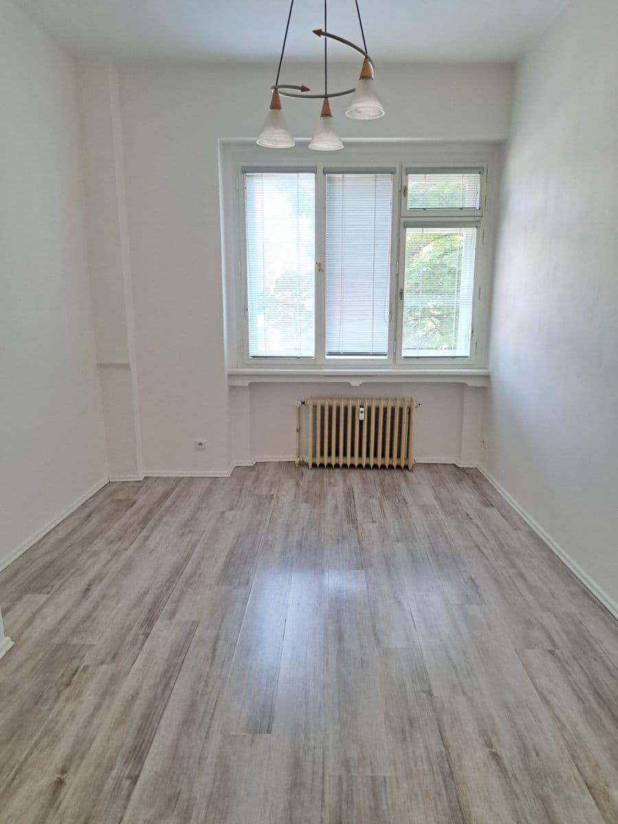 Prenájom bytu 3-izbový 86 m², Vinohradská, Praha, Praha Prenájom bytu 3-izbový 86 m², Vinohradská, Praha, Praha