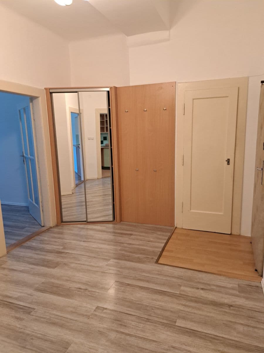 Prenájom bytu 3-izbový 86 m², Vinohradská, Praha, Praha Prenájom bytu 3-izbový 86 m², Vinohradská, Praha, Praha