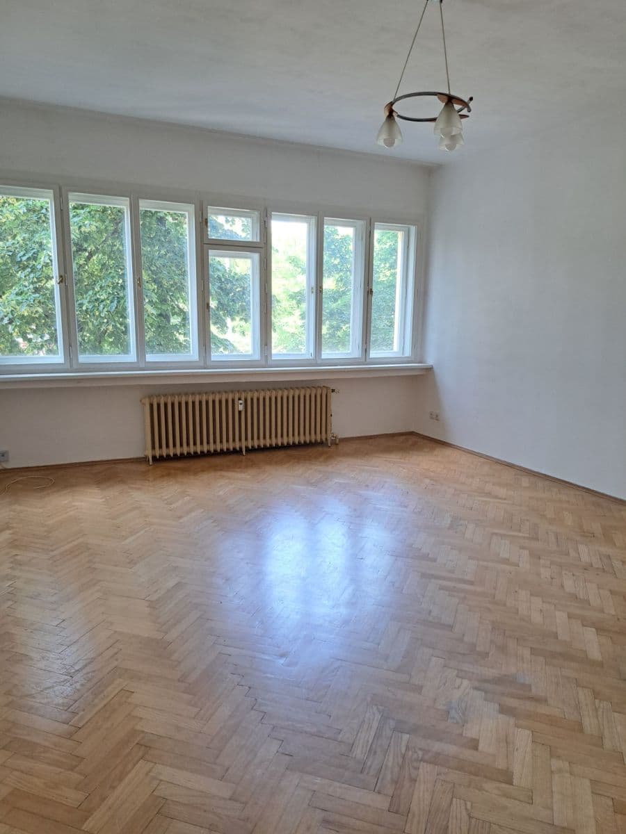 Prenájom bytu 3-izbový 86 m², Vinohradská, Praha, Praha Prenájom bytu 3-izbový 86 m², Vinohradská, Praha, Praha