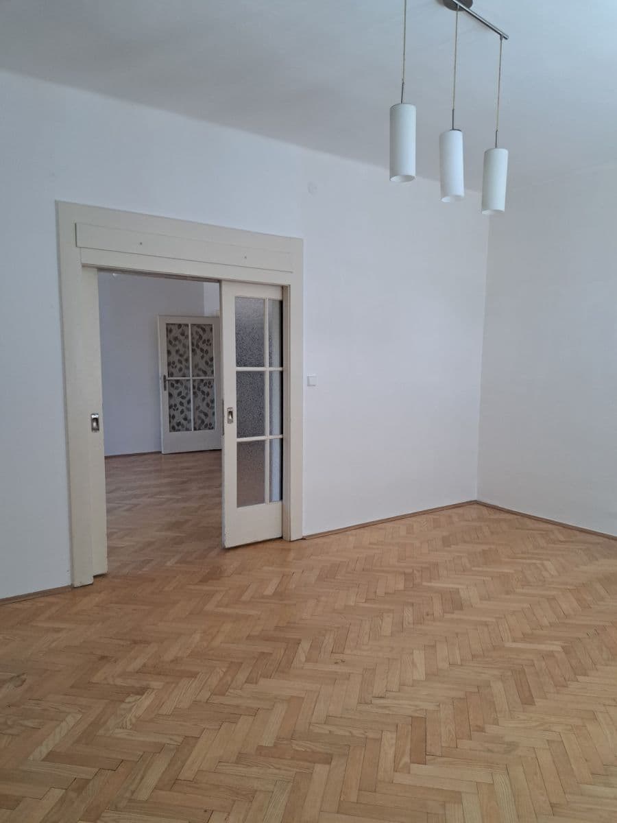 Prenájom bytu 3-izbový 86 m², Vinohradská, Praha, Praha Prenájom bytu 3-izbový 86 m², Vinohradská, Praha, Praha