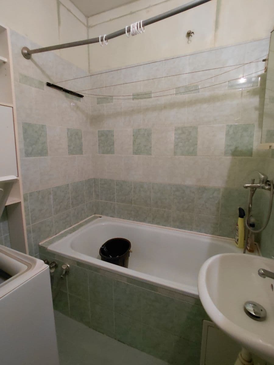 Predaj bytu 3-izbový 76 m², Rumunská, Čelákovice, Středočeský kraj Predaj bytu 3-izbový 76 m², Rumunská, Čelákovice, Středočeský kraj