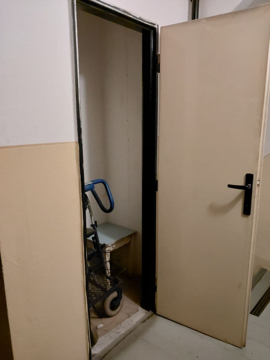 Predaj bytu 3-izbový 76 m², Rumunská, Čelákovice, Středočeský kraj Predaj bytu 3-izbový 76 m², Rumunská, Čelákovice, Středočeský kraj