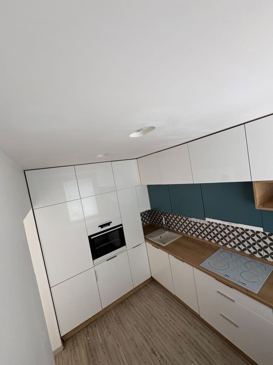 Prenájom bytu 2-izbový 56 m², Praha, Praha Prenájom bytu 2-izbový 56 m², Praha, Praha