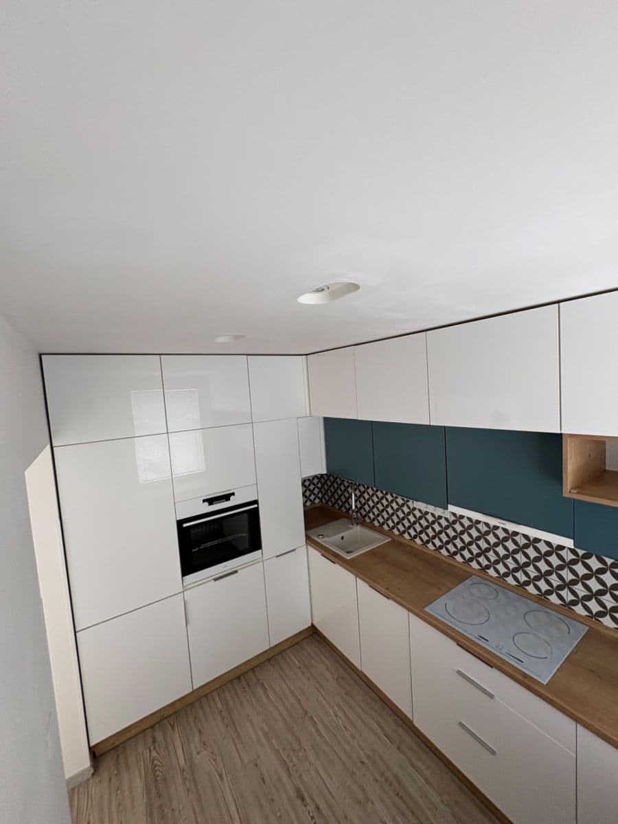 Prenájom bytu 2-izbový 56 m², Praha, Praha Prenájom bytu 2-izbový 56 m², Praha, Praha