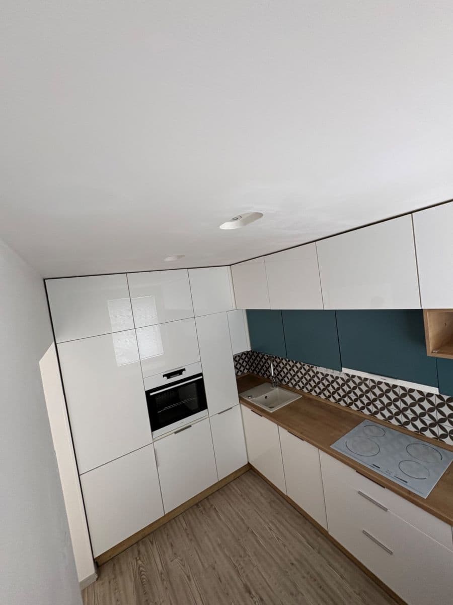 Prenájom bytu 2-izbový 56 m², Praha, Praha Prenájom bytu 2-izbový 56 m², Praha, Praha