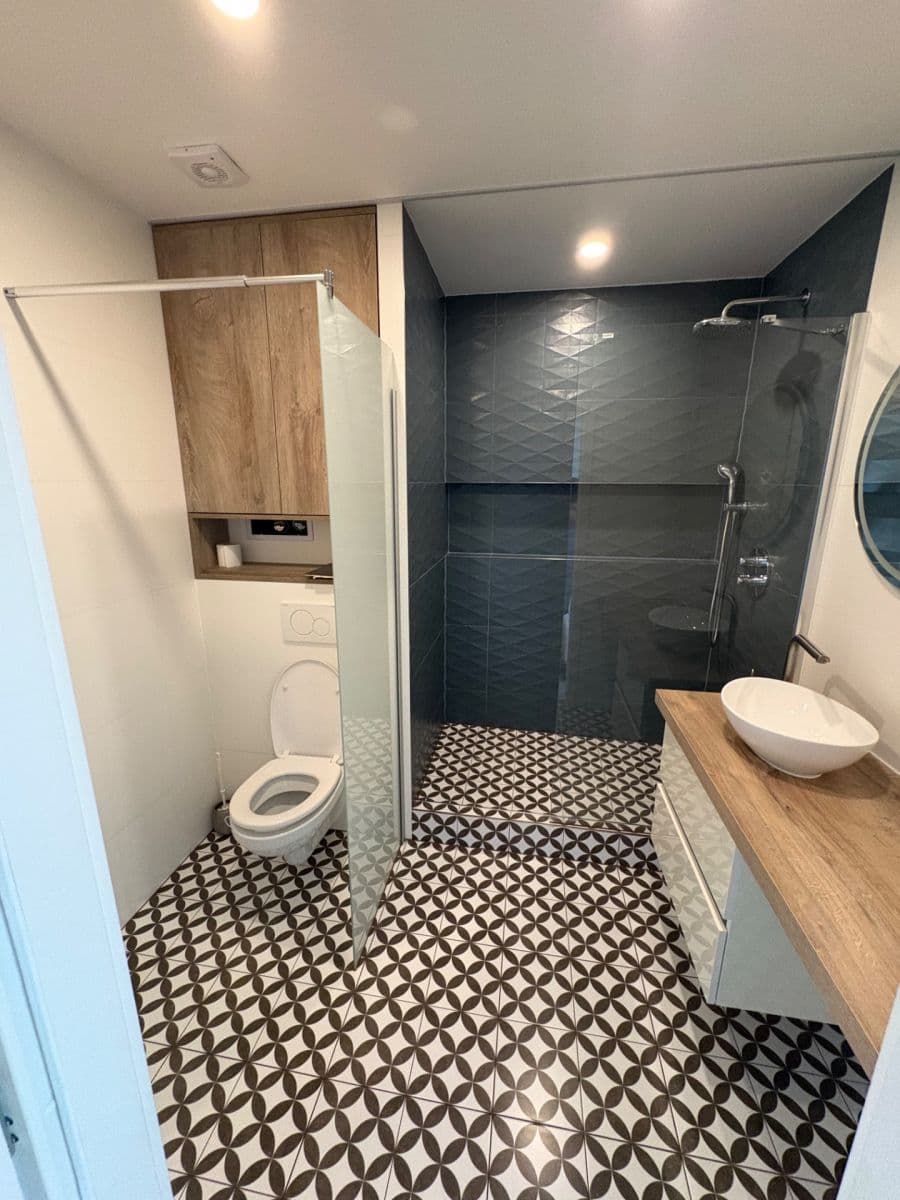 Prenájom bytu 2-izbový 56 m², Praha, Praha Prenájom bytu 2-izbový 56 m², Praha, Praha