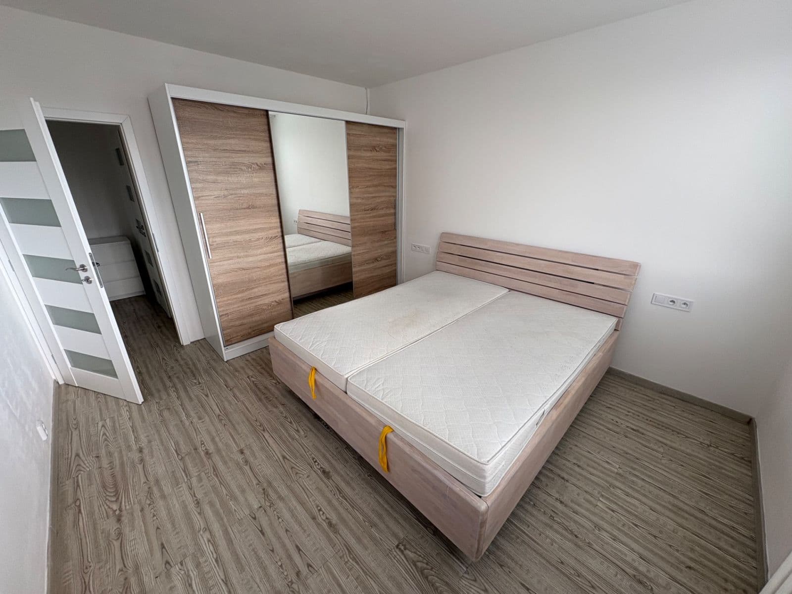 Prenájom bytu 2-izbový 56 m², Praha, Praha Prenájom bytu 2-izbový 56 m², Praha, Praha