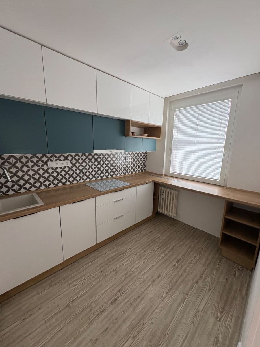 Prenájom bytu 2-izbový 56 m², Praha, Praha Prenájom bytu 2-izbový 56 m², Praha, Praha