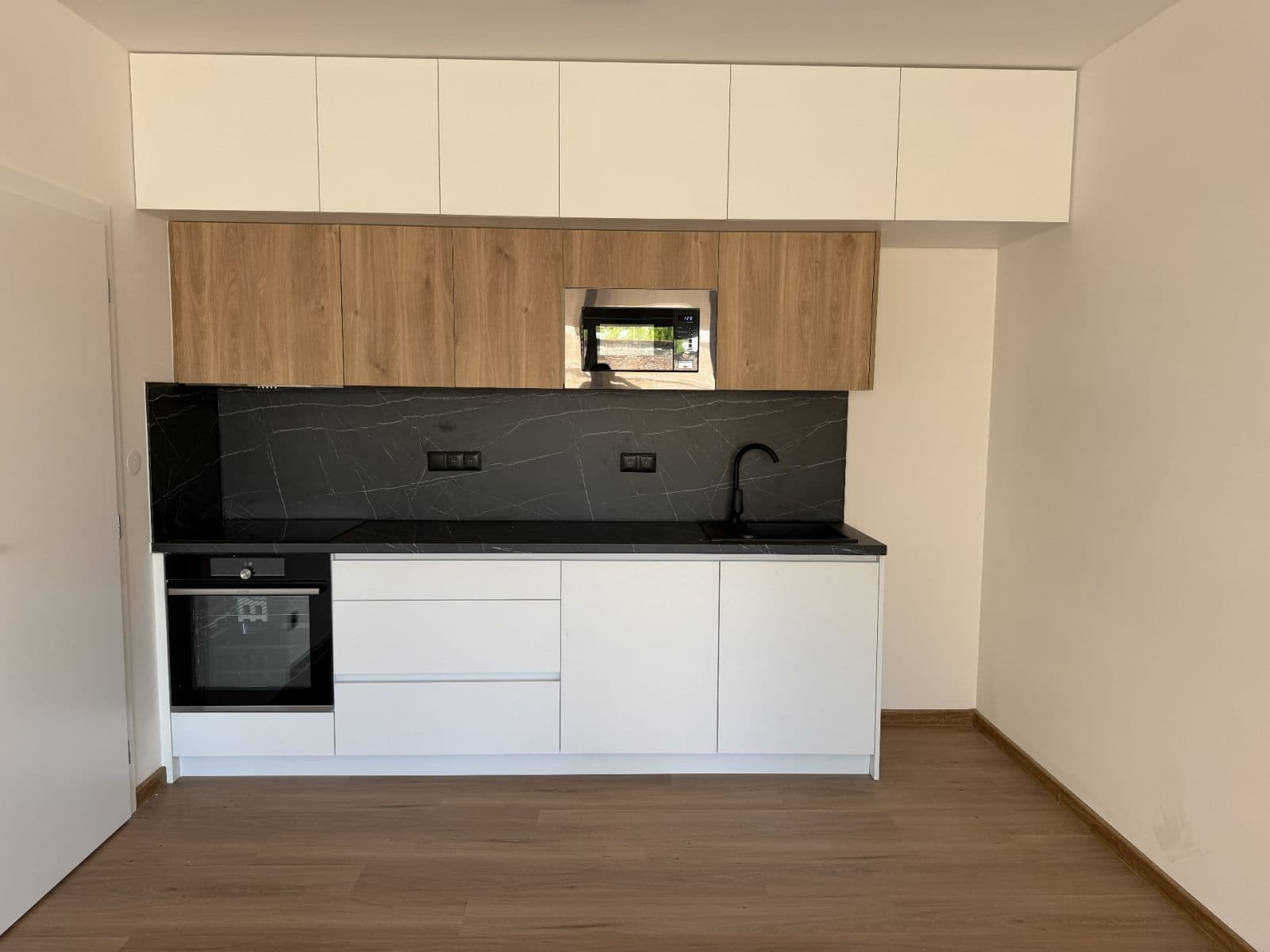Prenájom bytu 2-izbový 58 m², Bratislavská, Brno, Jihomoravský kraj Prenájom bytu 2-izbový 58 m², Bratislavská, Brno, Jihomoravský kraj