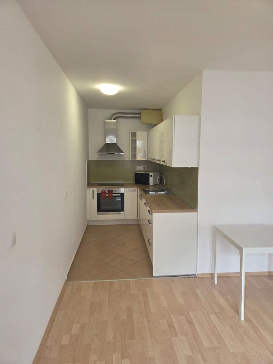 Prenájom bytu 1-izbový 29 m², Miloše Havla, Praha, Praha Prenájom bytu 1-izbový 29 m², Miloše Havla, Praha, Praha