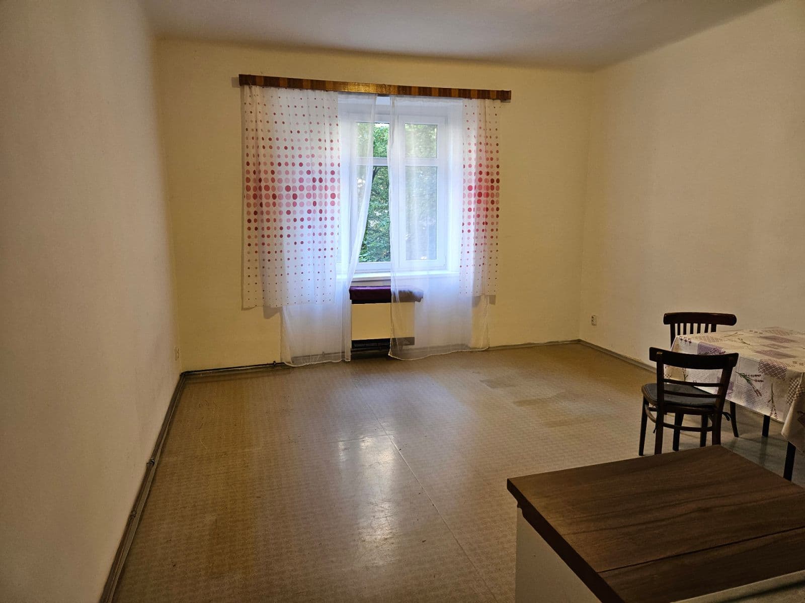 Prenájom bytu 1-izbový 27 m², Žerotínova, Praha, Praha Prenájom bytu 1-izbový 27 m², Žerotínova, Praha, Praha