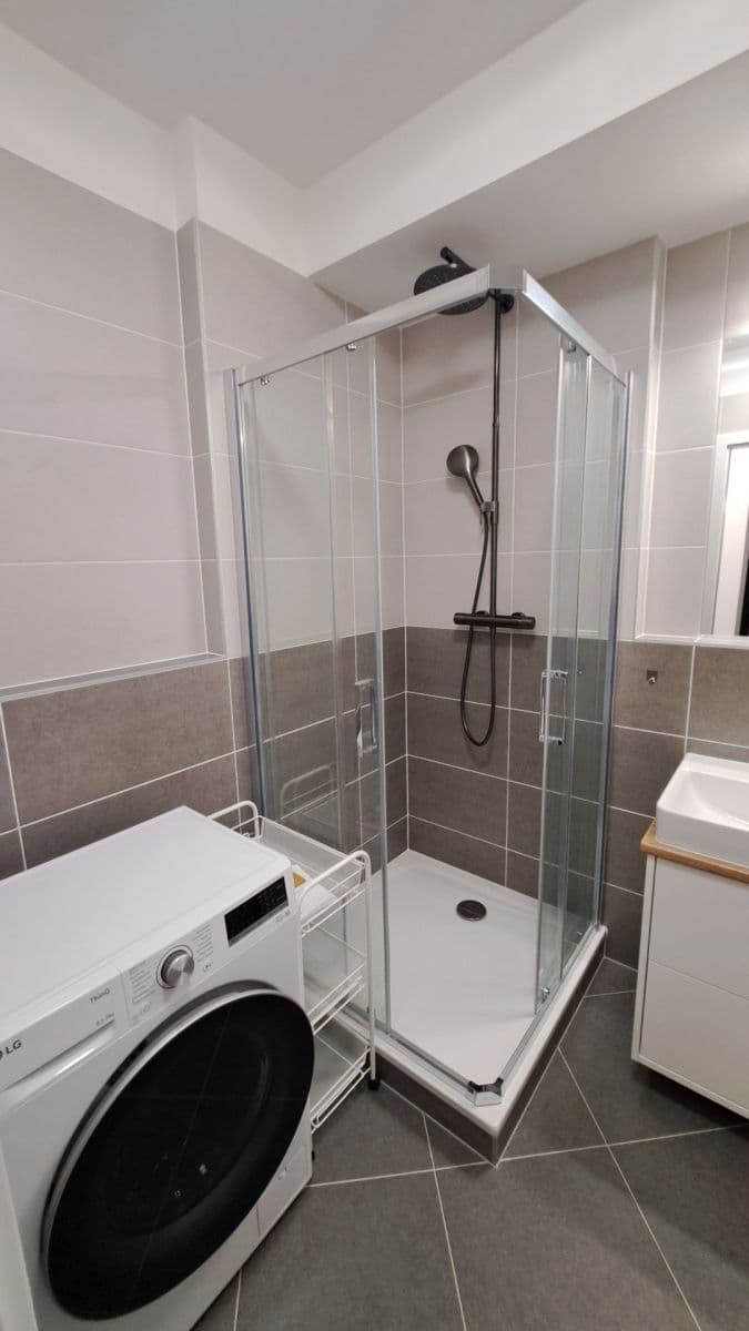 Prenájom bytu 1-izbový 34 m², Stočesova, Praha, Praha Prenájom bytu 1-izbový 34 m², Stočesova, Praha, Praha