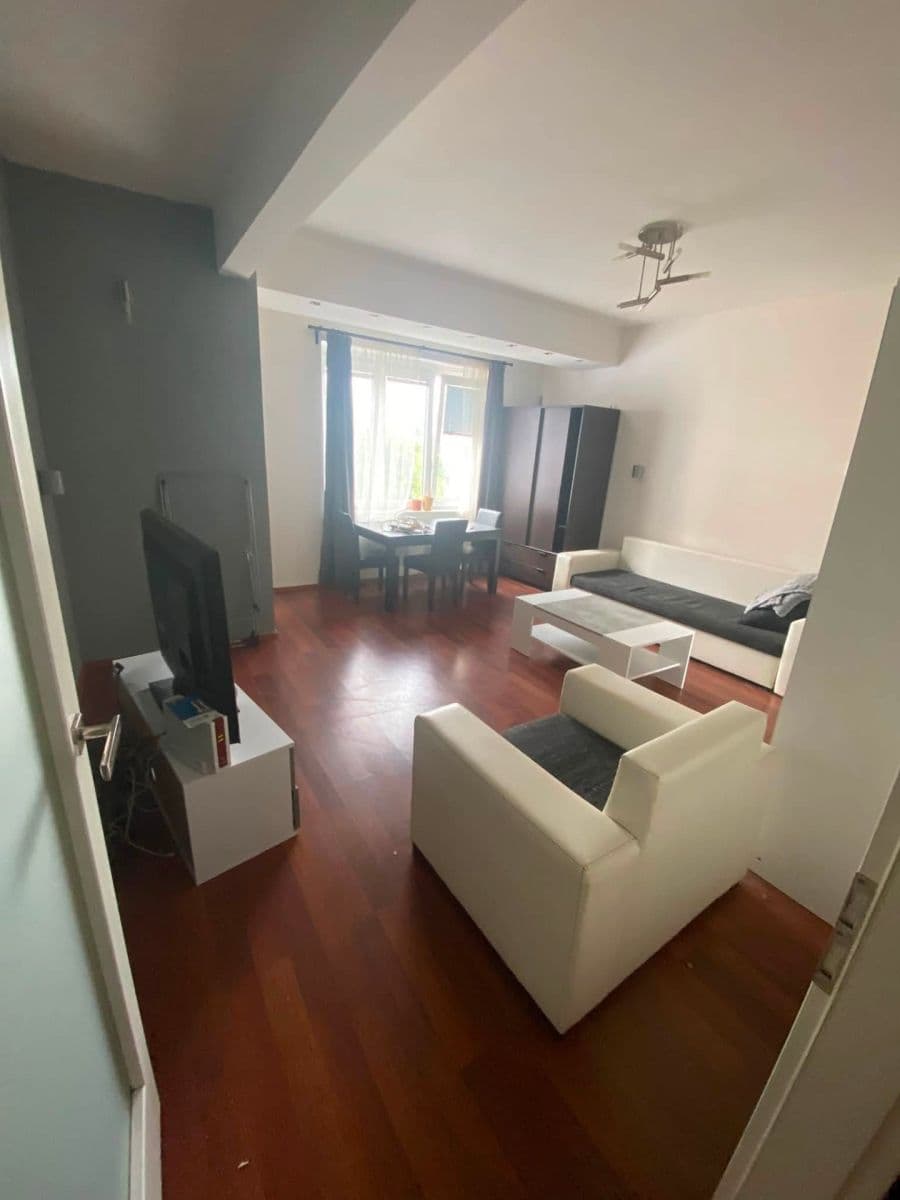 Prenájom bytu 2-izbový 45 m², Viklefova, Praha, Praha Prenájom bytu 2-izbový 45 m², Viklefova, Praha, Praha