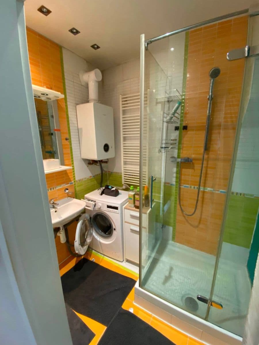 Prenájom bytu 2-izbový 45 m², Viklefova, Praha, Praha Prenájom bytu 2-izbový 45 m², Viklefova, Praha, Praha