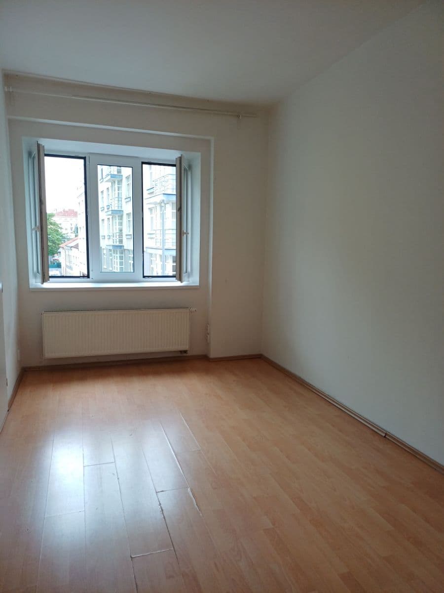 Prenájom bytu 3-izbový 80 m², Ukrajinská, Praha, Praha Prenájom bytu 3-izbový 80 m², Ukrajinská, Praha, Praha