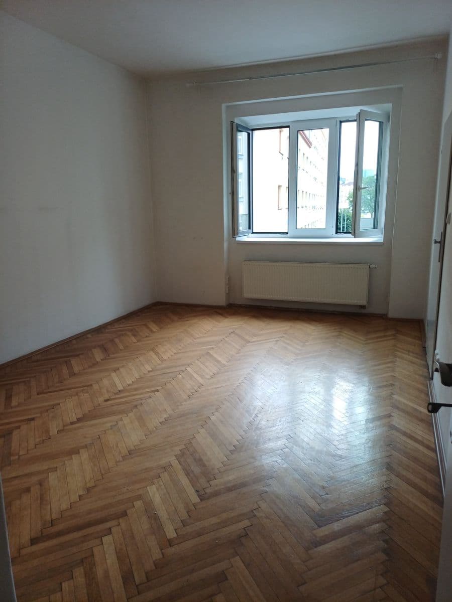 Prenájom bytu 3-izbový 80 m², Ukrajinská, Praha, Praha Prenájom bytu 3-izbový 80 m², Ukrajinská, Praha, Praha