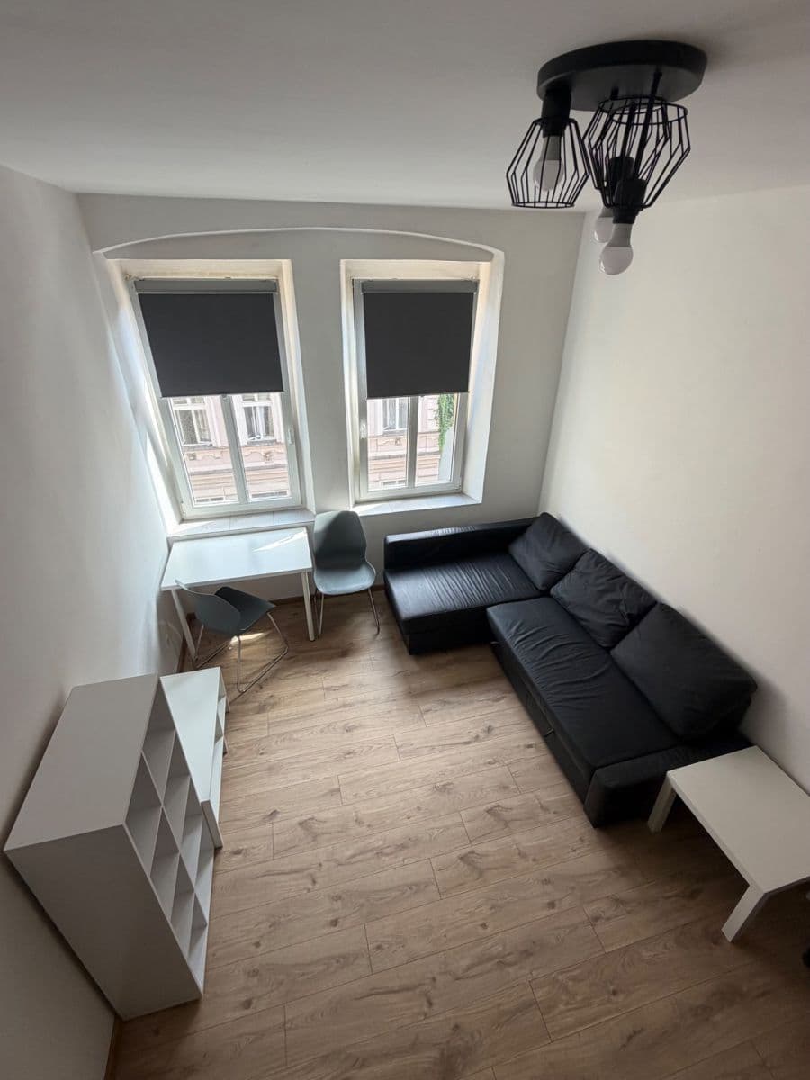 Prenájom bytu 1-izbový 33 m², Sevastopolská, Praha, Praha Prenájom bytu 1-izbový 33 m², Sevastopolská, Praha, Praha
