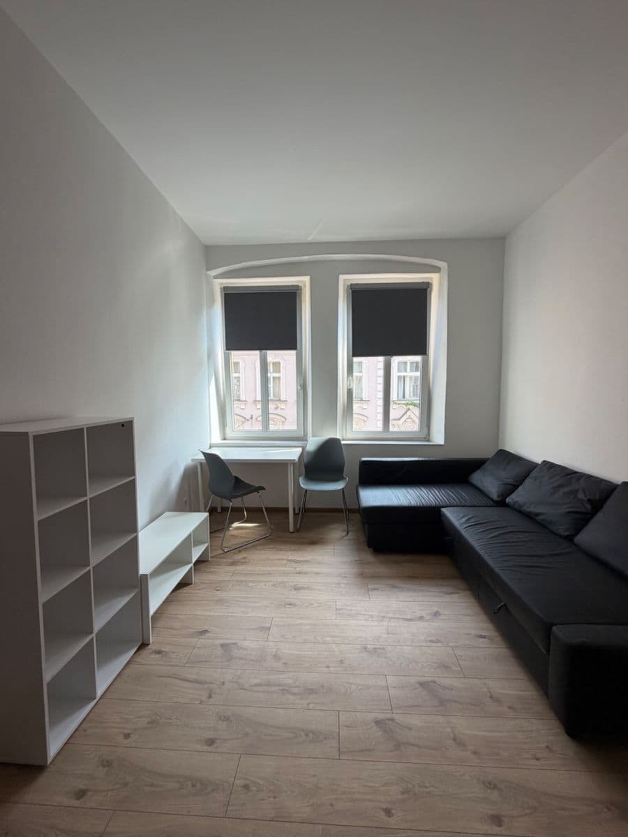 Prenájom bytu 1-izbový 33 m², Sevastopolská, Praha, Praha Prenájom bytu 1-izbový 33 m², Sevastopolská, Praha, Praha