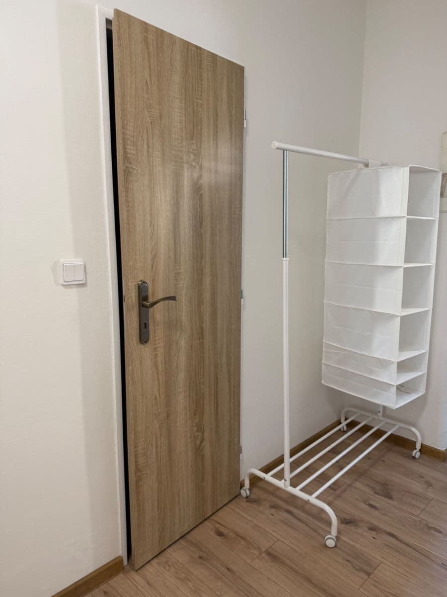 Prenájom bytu 1-izbový 33 m², Sevastopolská, Praha, Praha Prenájom bytu 1-izbový 33 m², Sevastopolská, Praha, Praha